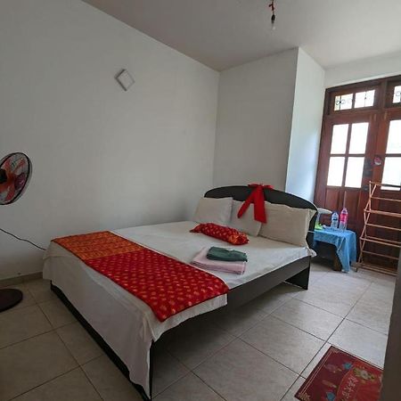 Shiranthi Guest House Раджагирия Экстерьер фото