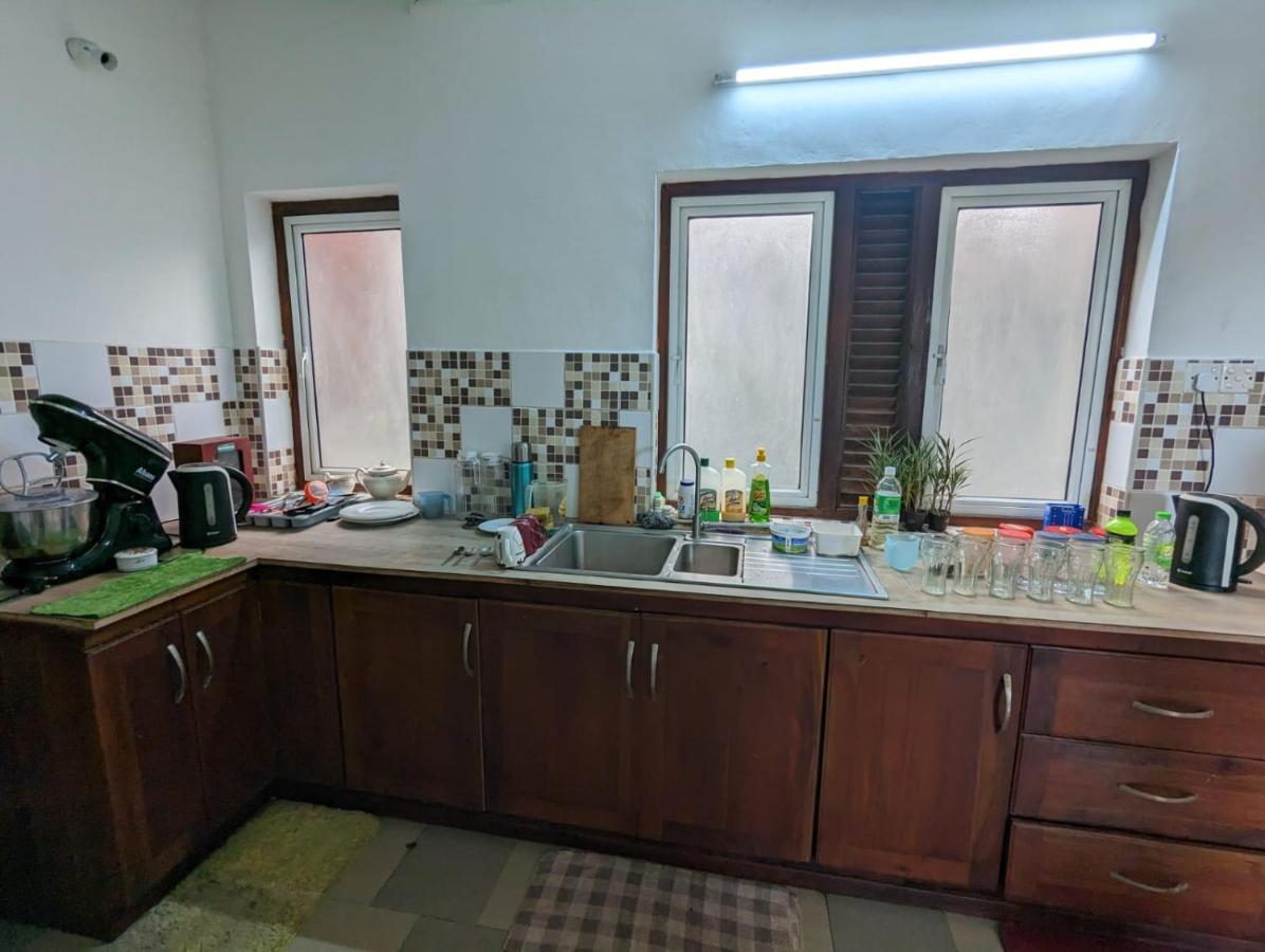 Shiranthi Guest House Раджагирия Экстерьер фото